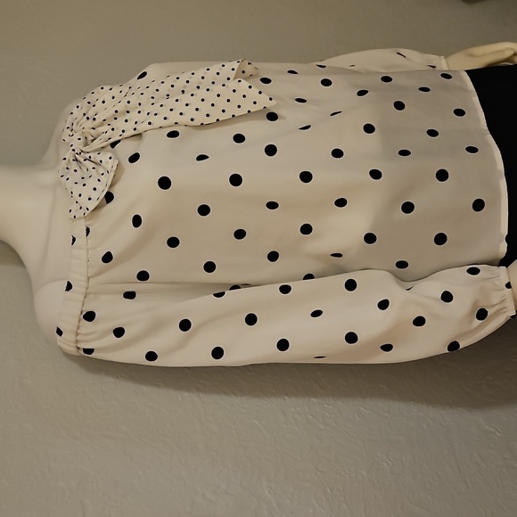 RILEY & RAE Black and WhitePolka Dot Bow Off-Shoulder Coquette Top - Picture 5 of 8